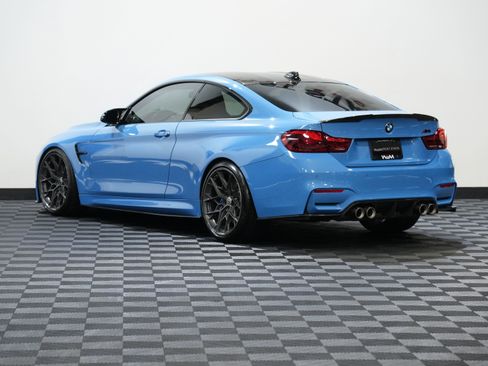 Used 2017 BMW M4 Coupe w/ Competition Package RWD image 8