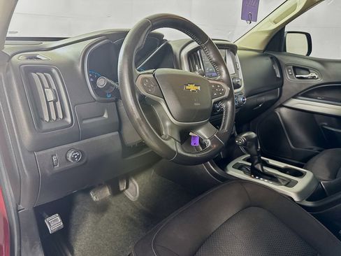 Used 2017 Chevrolet Colorado LT w/ LT Convenience Package RWD image 9