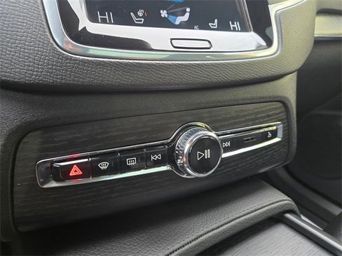 Used 2020 Volvo XC90 T8 Momentum w/ Protection Package image 29