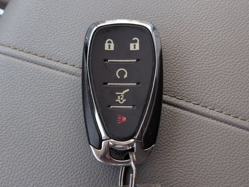 Used 2020 Chevrolet Traverse LT w/ LT Premium Package FWD image 29