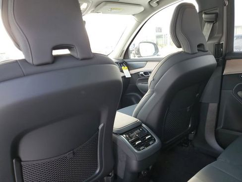 New 2026 Volvo XC90 B6 Plus w/ Protection Package Premier image 28