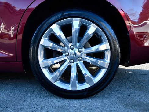 Used 2019 Chrysler 300 Limited RWD image 29