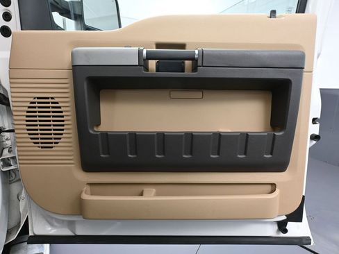 Used 2015 Ford F350 Lariat w/ Camper Package image 44