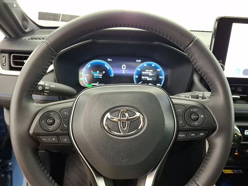 Used 2025 Toyota RAV4 XSE w/ Advanced Technology Package AWD/4WD image 8