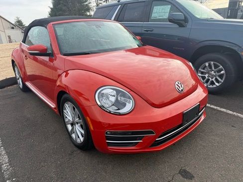 Used 2018 Volkswagen Beetle 2.0T S w/ Style & Comfort Package image 1