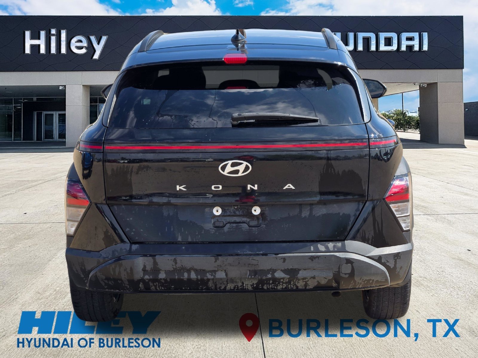 Used 2024 Hyundai Kona SEL w/ Convenience Package FWD image 7