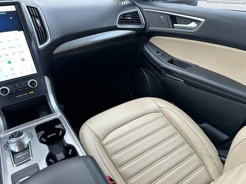 Used 2023 Ford Edge SEL image 16