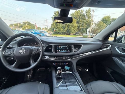 Used 2019 Buick Enclave Essence AWD/4WD image 23