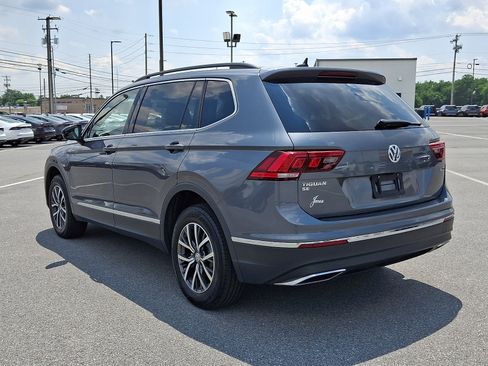 Used 2020 Volkswagen Tiguan SE w/ Panoramic Sunroof Package AWD/4WD image 4
