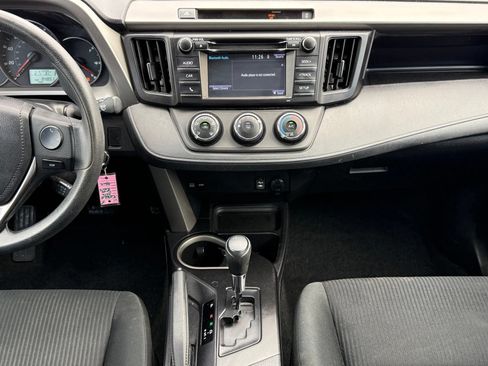 Used 2016 Toyota RAV4 LE FWD image 18