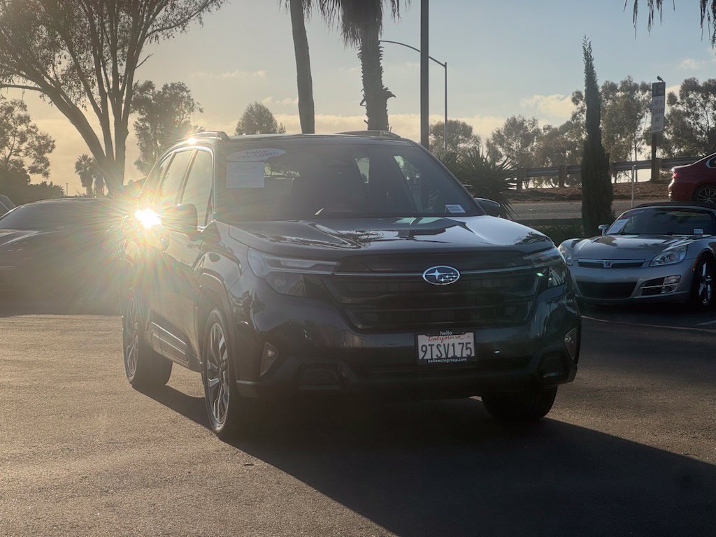 Used 2025 Subaru Forester Touring AWD/4WD image 2
