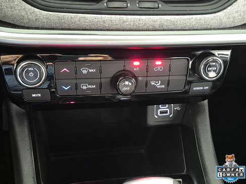 Used 2024 Jeep Compass Latitude AWD/4WD image 20