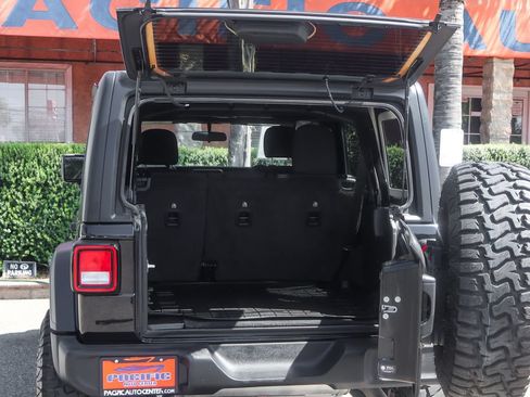 Used 2023 Jeep Wrangler Unlimited Sport AWD/4WD image 9