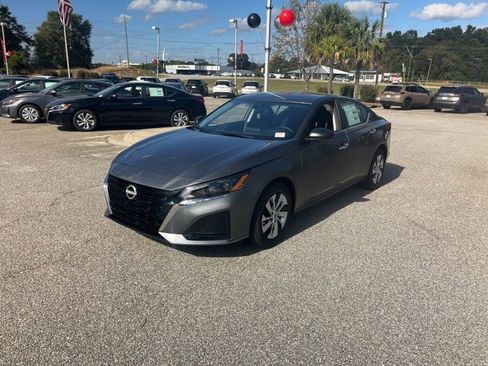 New 2025 Nissan Altima 2.5 S image 4