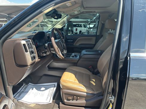 Used 2018 GMC Sierra 2500 Denali w/ Duramax Plus Package AWD/4WD image 12