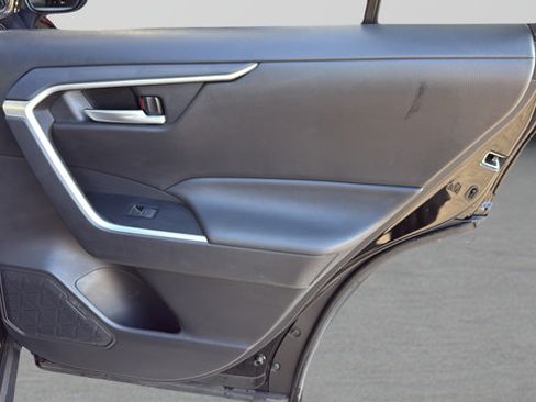 Used 2025 Toyota RAV4 XLE FWD image 29