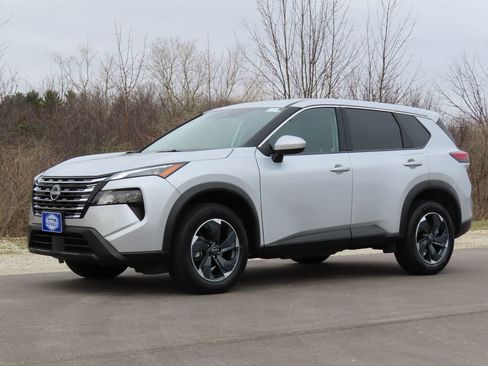 Used 2025 Nissan Rogue SV AWD/4WD image 17