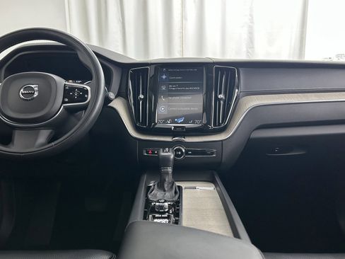 Used 2018 Volvo XC60 T6 Inscription w/ Luxury Seat Package image 9