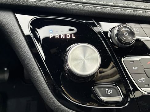 New 2026 Chrysler Pacifica Select AWD/4WD image 24