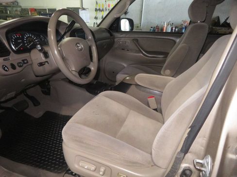 Used 2005 Toyota Sequoia SR5 AWD/4WD image 19