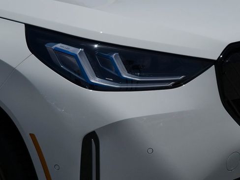 New 2026 BMW X3 xDrive30i w/ Premium Package AWD/4WD image 6