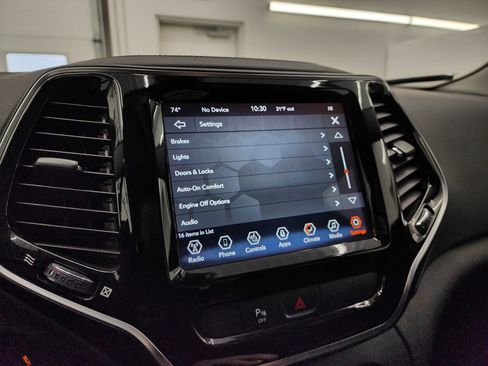 Used 2020 Jeep Cherokee Limited image 50