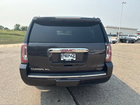 Used 2015 GMC Yukon XL Denali w/ Premium Package AWD/4WD image 6