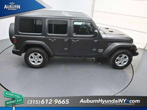 Used 2019 Jeep Wrangler Unlimited Sport S AWD/4WD image 29
