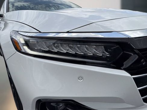 Used 2022 Honda Accord Touring image 11