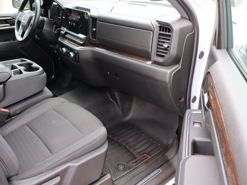 Used 2024 GMC Sierra 1500 Elevation image 47