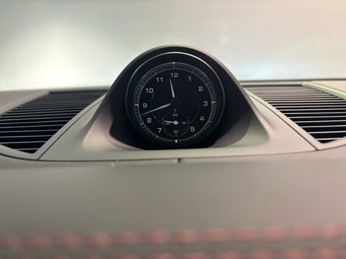 Certified 2025 Porsche Macan image 10