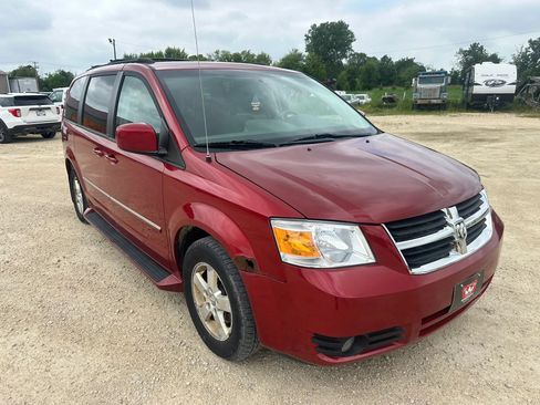 Used 2008 Dodge Grand Caravan SXT FWD image 4