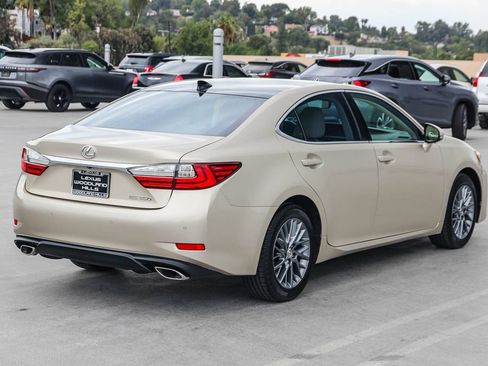Used 2018 Lexus ES 350 w/ Navigation System Package FWD image 4