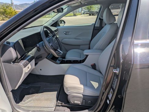Used 2024 Hyundai Kona Limited AWD/4WD image 15
