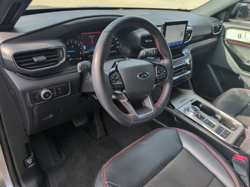 Used 2023 Ford Explorer ST-Line w/ Class IV Trailer Tow Package image 18