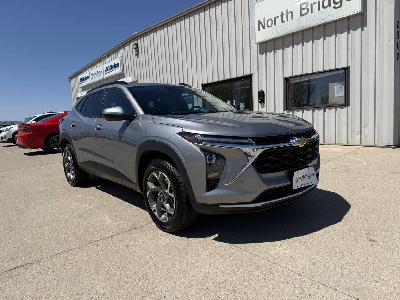 Used 2025 Chevrolet Trax LT w/ LT Convenience Package FWD image 1