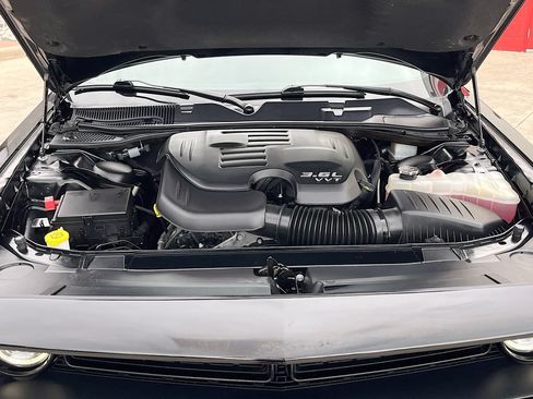 Used 2022 Dodge Challenger SXT w/ Plus Package AWD/4WD image 31