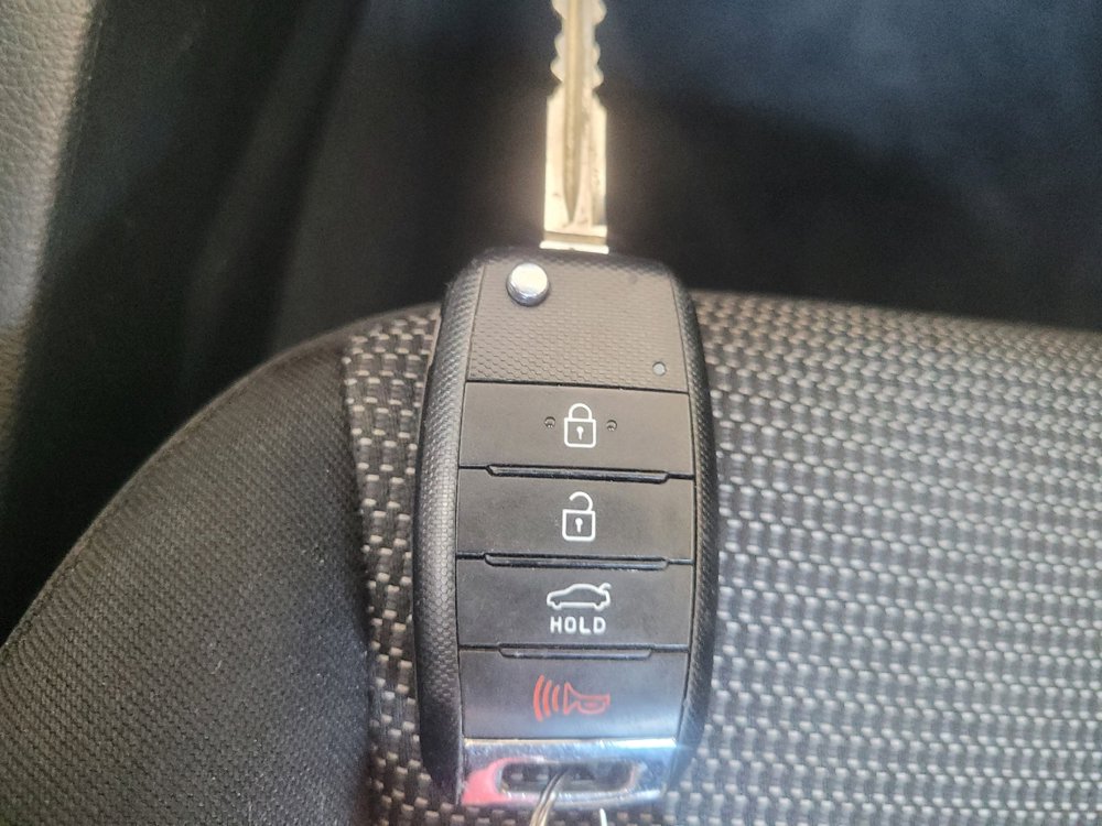 Used 2017 Kia Forte LX FWD image 32