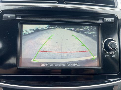 Used 2013 Buick Enclave Premium FWD image 17
