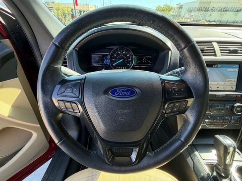 Used 2017 Ford Explorer XLT w/ Equipment Group 202A image 21