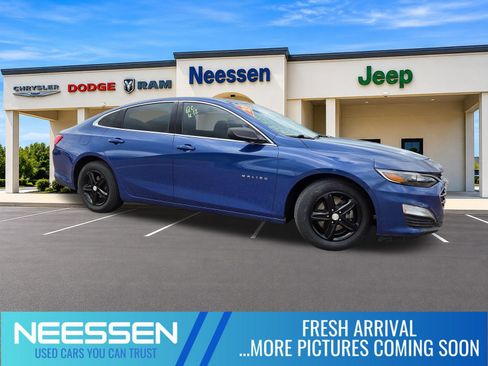 Used 2023 Chevrolet Malibu LS FWD image 1