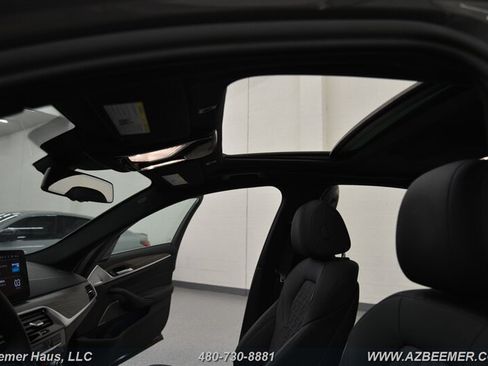 Used 2022 BMW 530e w/ Premium Package RWD image 44