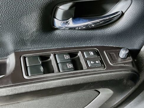 Used 2021 Nissan Titan PRO-4X w/ Pro-4x Convenience Package AWD/4WD image 16