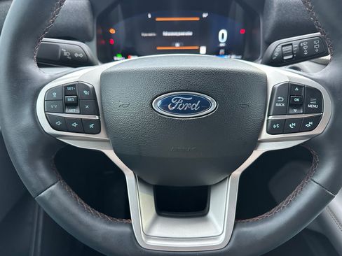 New 2025 Ford Explorer Active w/ Active Comfort Package image 13