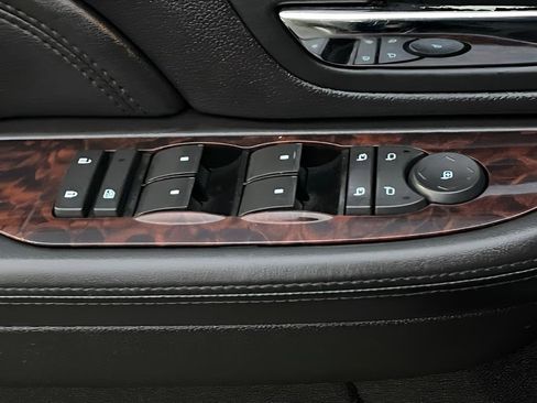 Used 2007 GMC Yukon Denali image 28