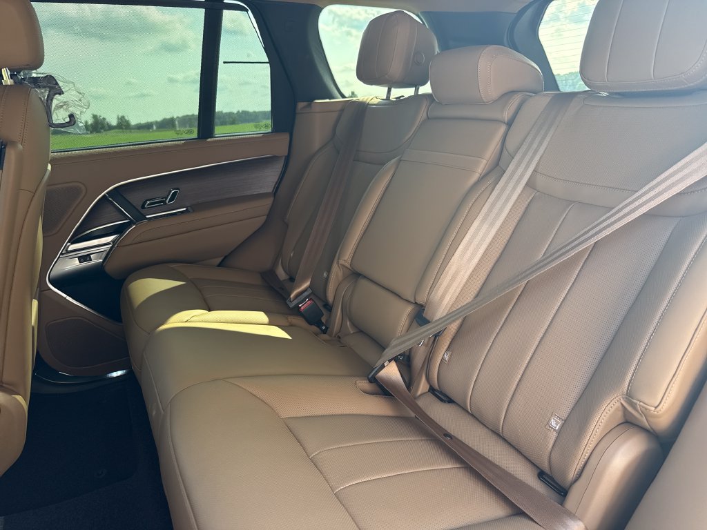 New 2026 Land Rover Range Rover SE AWD/4WD image 13