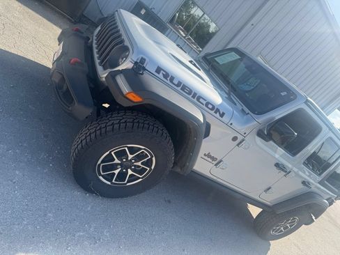 Used 2024 Jeep Wrangler Unlimited Rubicon AWD/4WD image 21