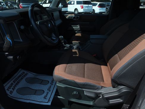 Used 2023 Ford Bronco Outer Banks AWD/4WD image 11