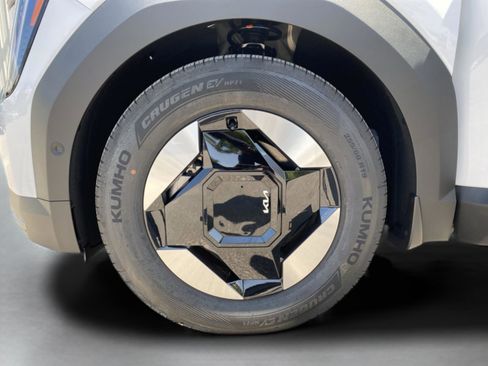 New 2026 Kia EV9 Wind image 32
