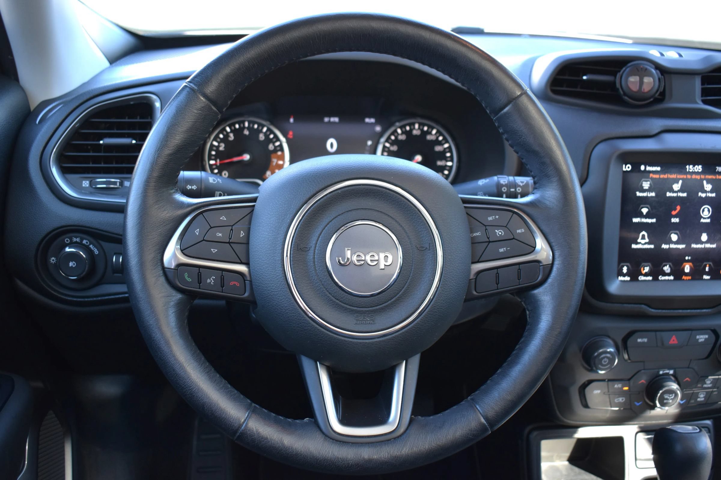 Used 2020 Jeep Renegade Limited w/ UConnect 8.4 Nav Group FWD image 14